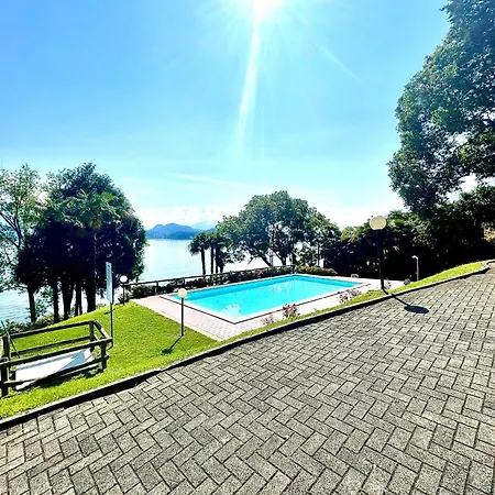Dom wakacyjny Elegant & Comfortable Modern With Swimming Pool