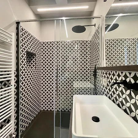 Elegant & Comfortable Modern With Swimming Pool Σπίτι διακοπών Στρέσα