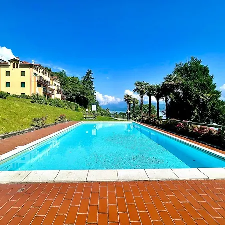 Dom wakacyjny Elegant & Comfortable Modern With Swimming Pool