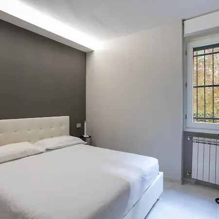 Dom wakacyjny Elegant & Comfortable Modern With Swimming Pool Stresa