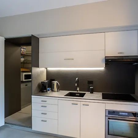 Elegant & Comfortable Modern With Swimming Pool *