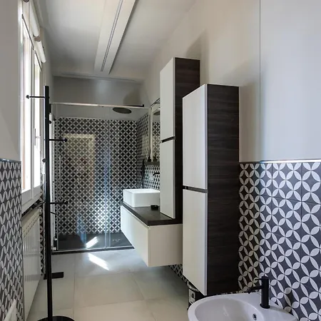 Elegant & Comfortable Modern With Swimming Pool Dom wakacyjny Stresa