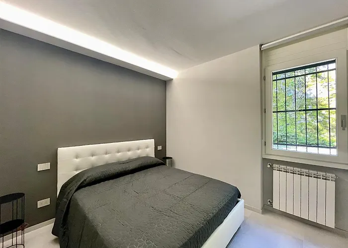 Elegant & Comfortable Modern With Swimming Pool Сasa de vacaciones Stresa