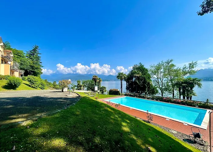 Сasa de vacaciones Elegant & Comfortable Modern With Swimming Pool Stresa