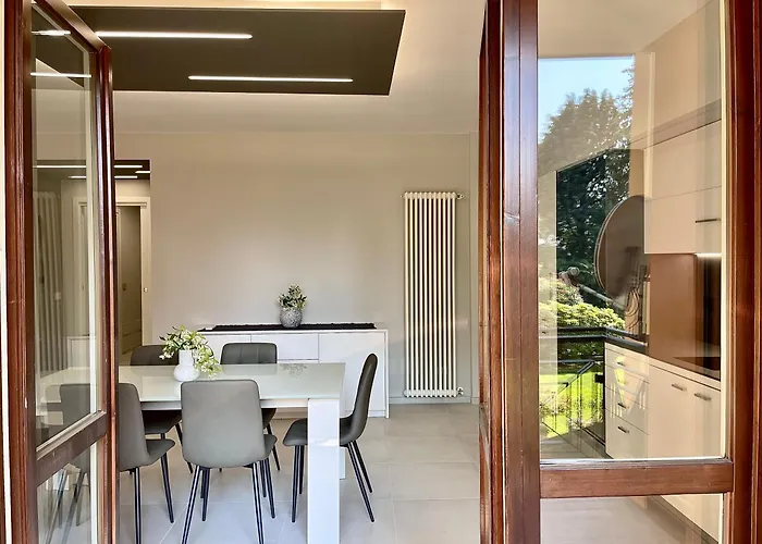 Сasa de vacaciones Elegant & Comfortable Modern With Swimming Pool Stresa